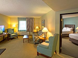 parlor-suite-e1467820433206